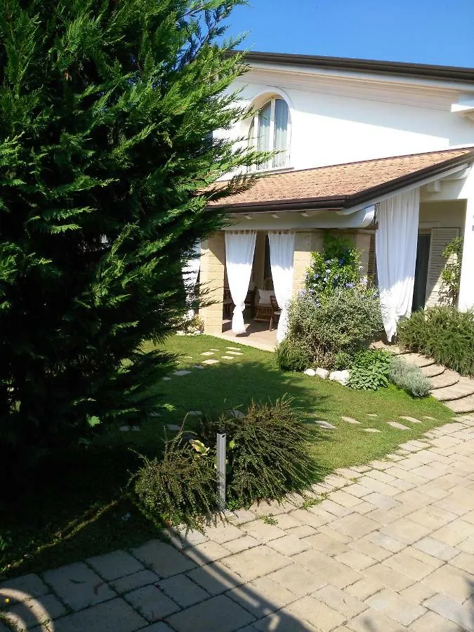 I Salici Villa Marina di Massa 0*,